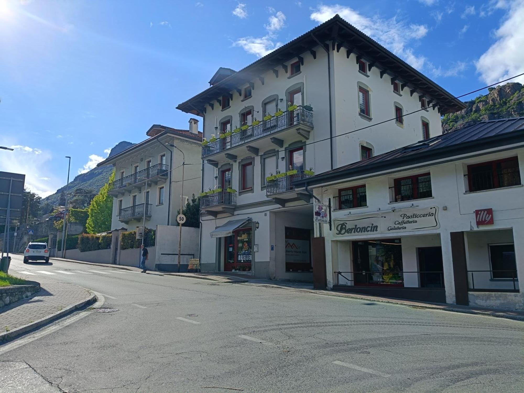 Appartement Liberty House Alps à Châtillon Extérieur photo